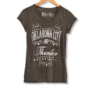NEW‎ NBA Oklahoma Thunder Basketball V-Neck T-Shirt Size Medium